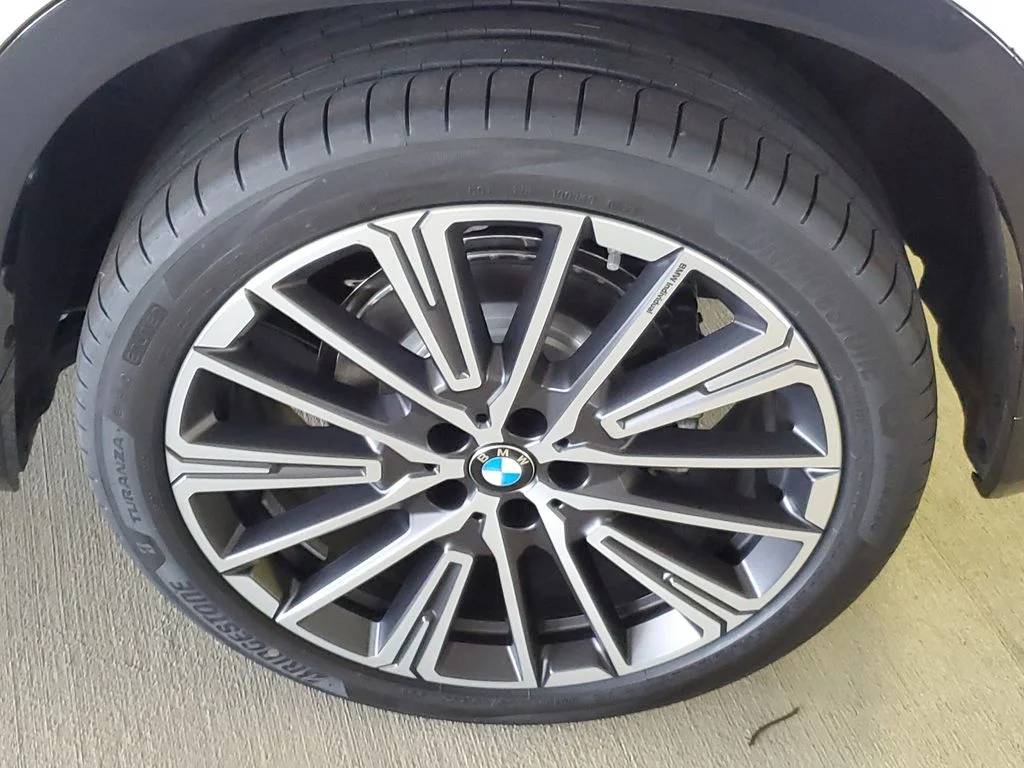 Used 2026 White BMW xDrive28i image 5