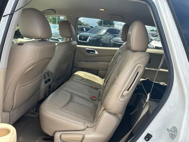 Used 2014 White Nissan Platinum image 20