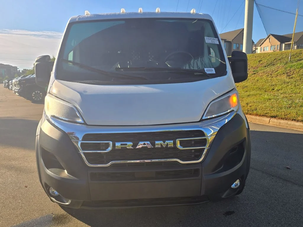 Used 2025 White Ram Base image 8