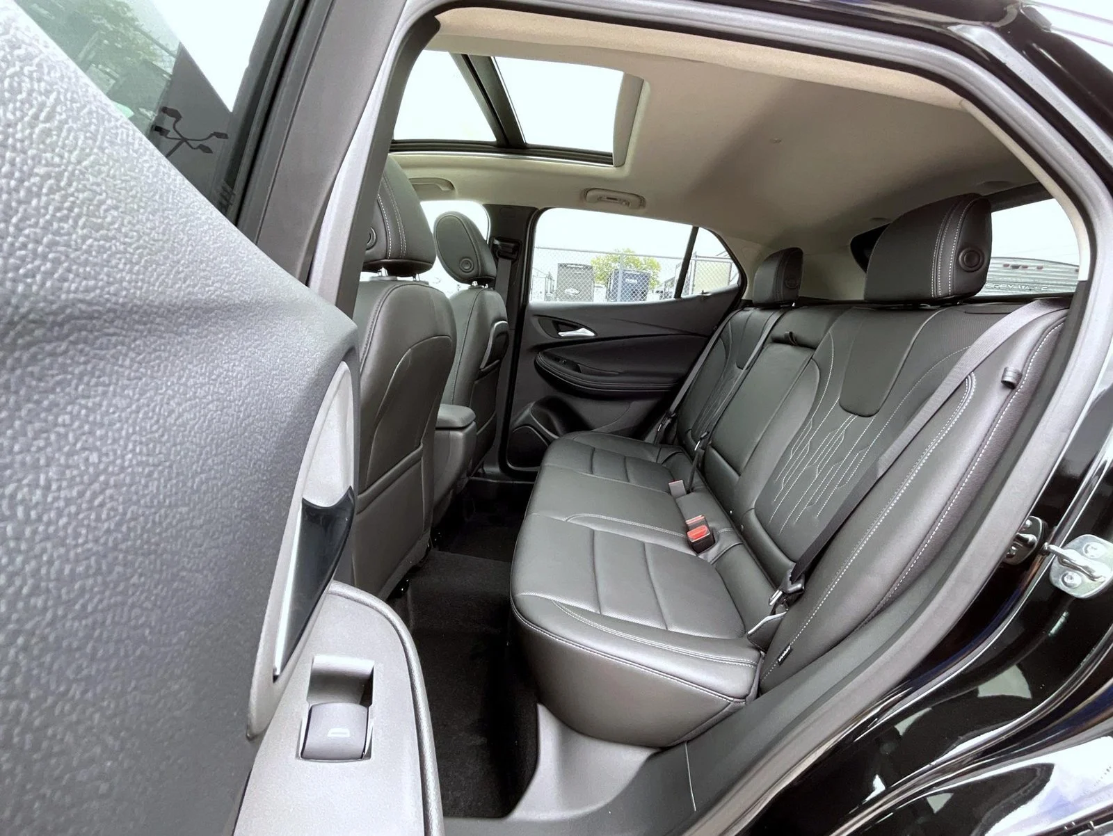 New 2026 Ebony Twilight Metallic Buick Avenir image 19