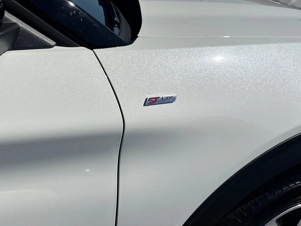 New 2027 Star White Metallic Tri-Coat Ford ST-Line image 12