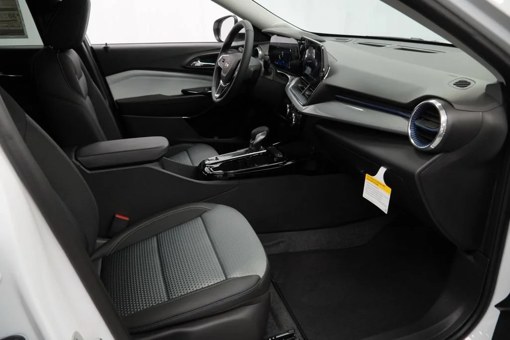 New 2026 Summit White Chevrolet LT image 28