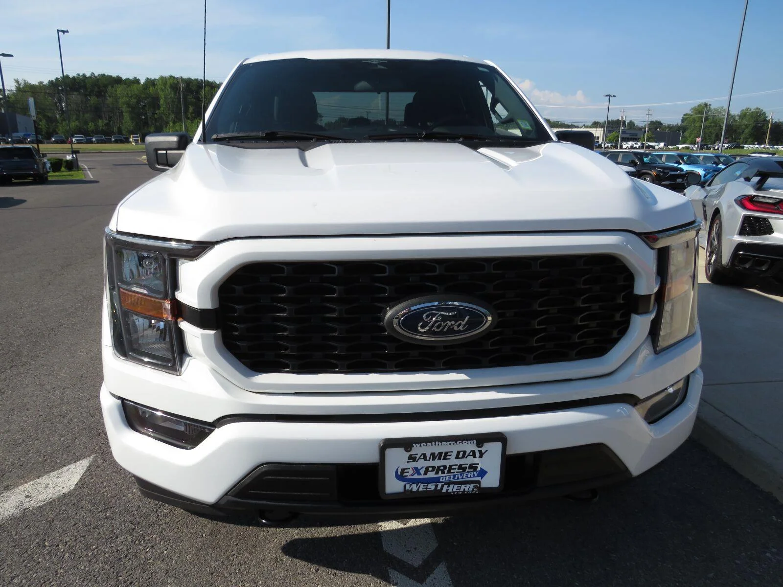 Used 2023  Ford XL image 4