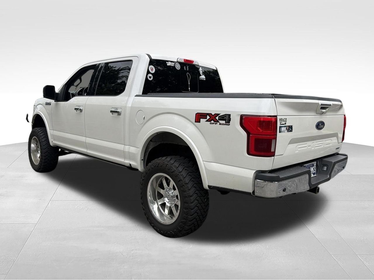 Used 2019 White Ford Lariat image 4