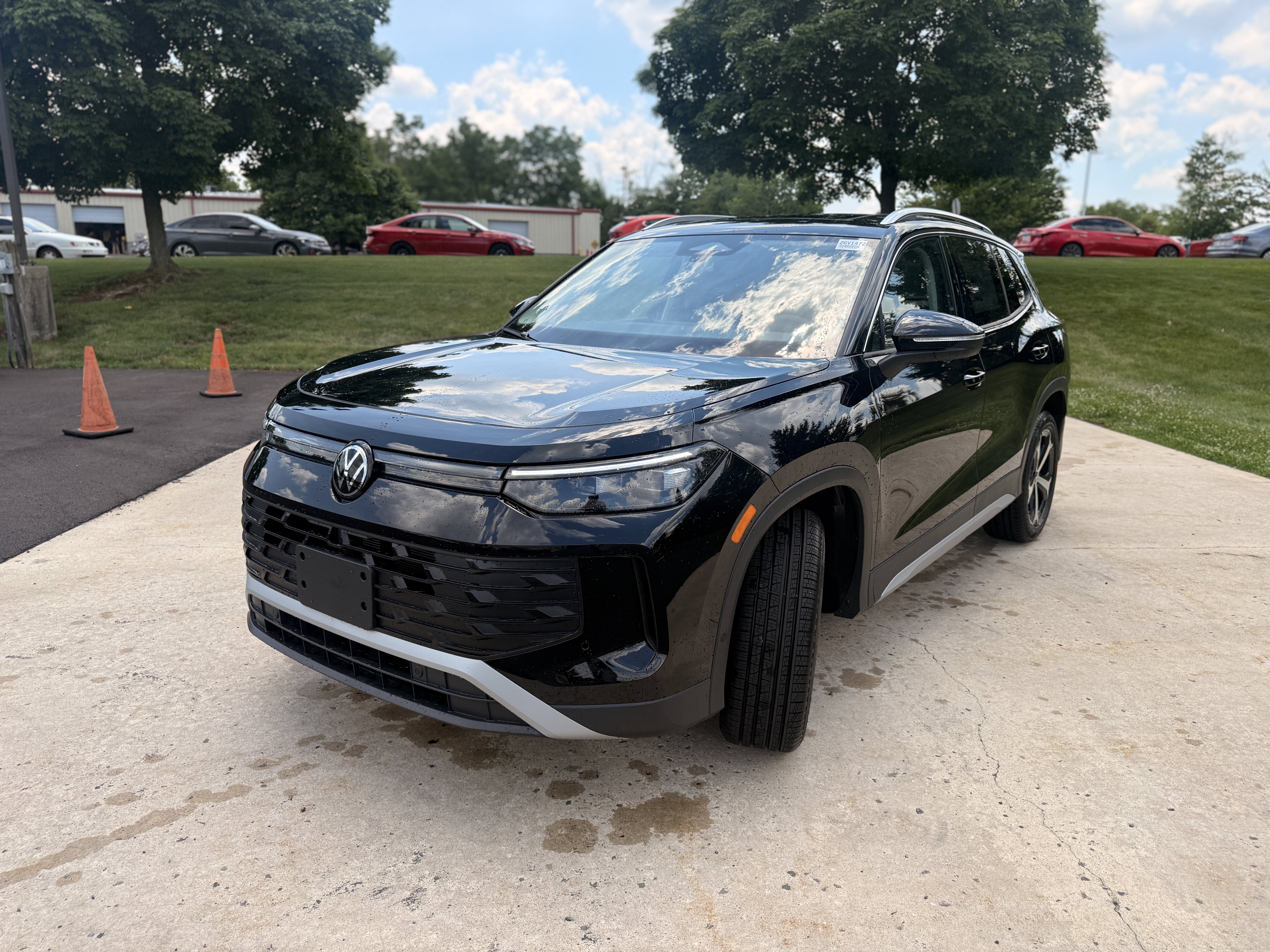 New 2026 Deep Black Pearl Volkswagen SE image 8