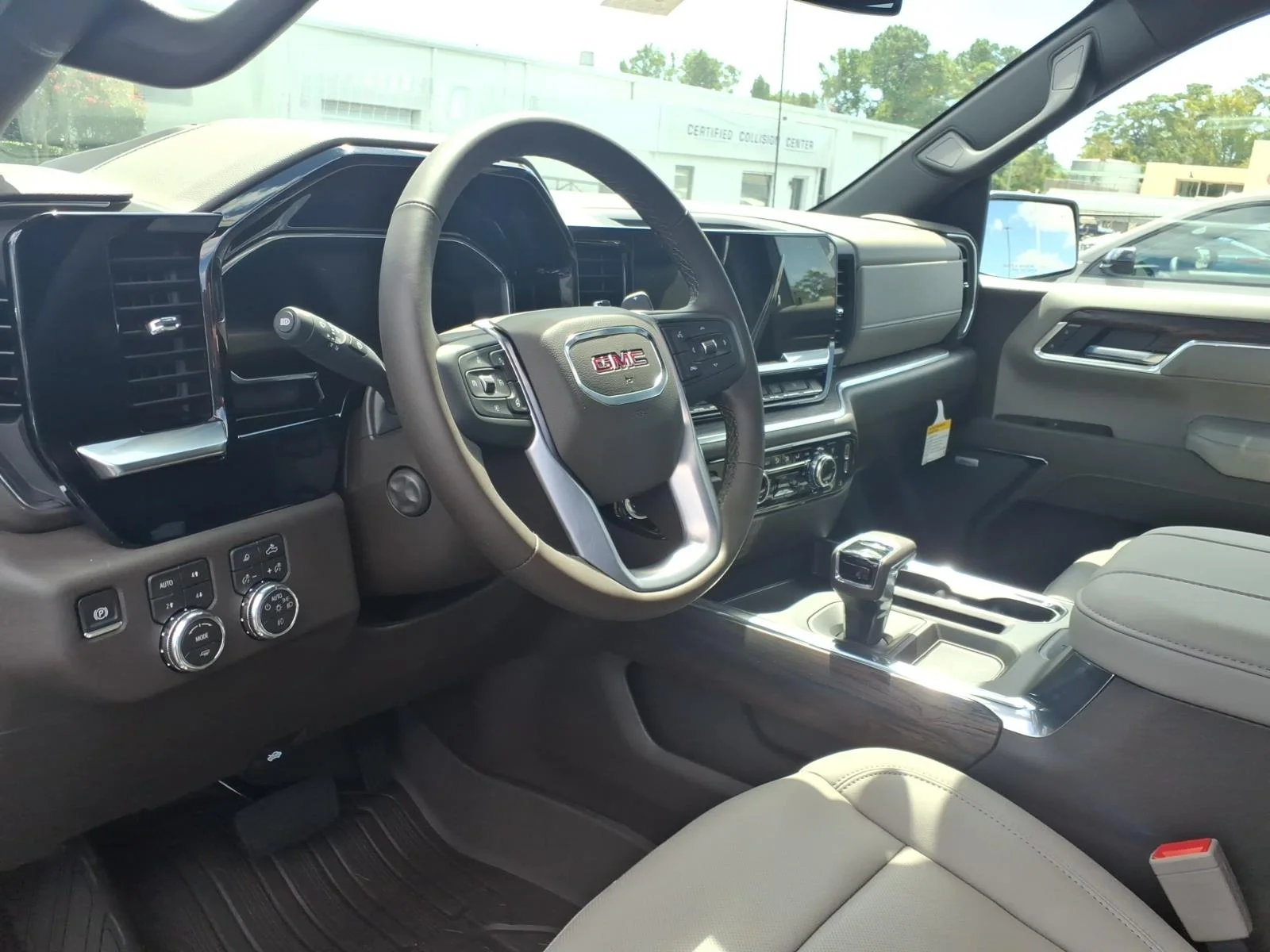 2026 GMC Sierra 1500 SLT - Photo 16