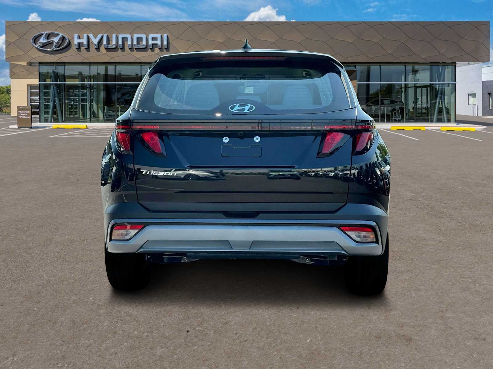 Used 2025 Phantom Black Hyundai SE image 6