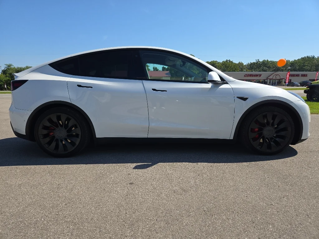 Used 2022 Pearl White Multi-Coat Tesla Performance image 8