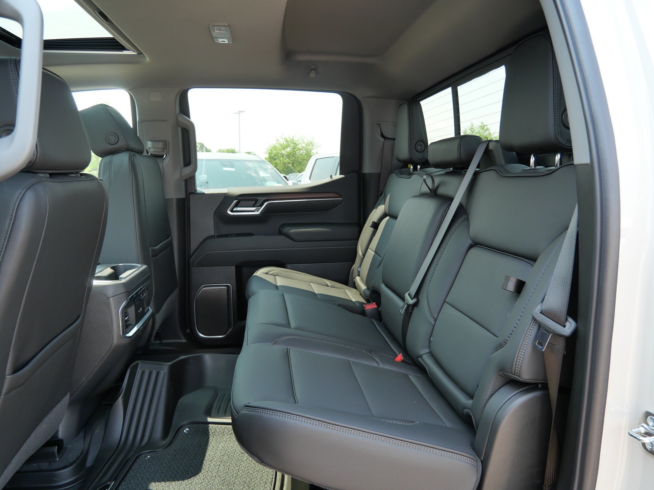 2026 GMC Sierra 1500 Denali - Photo 5