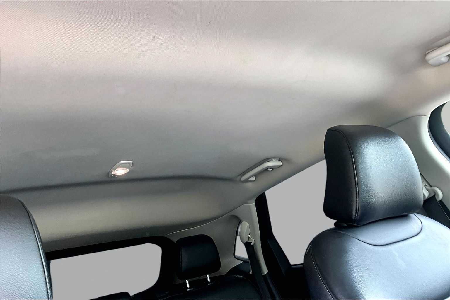 Certified Used 2024 Oxford White Clearcoat Ford SEL image 14