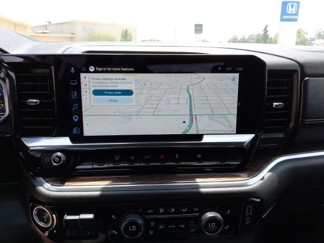 Used 2025 White Chevrolet LT image 17