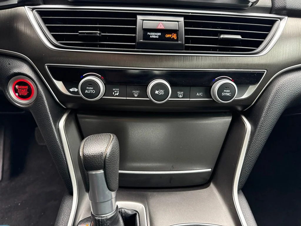 Used 2019 Platinum White Pearl Honda LX image 15