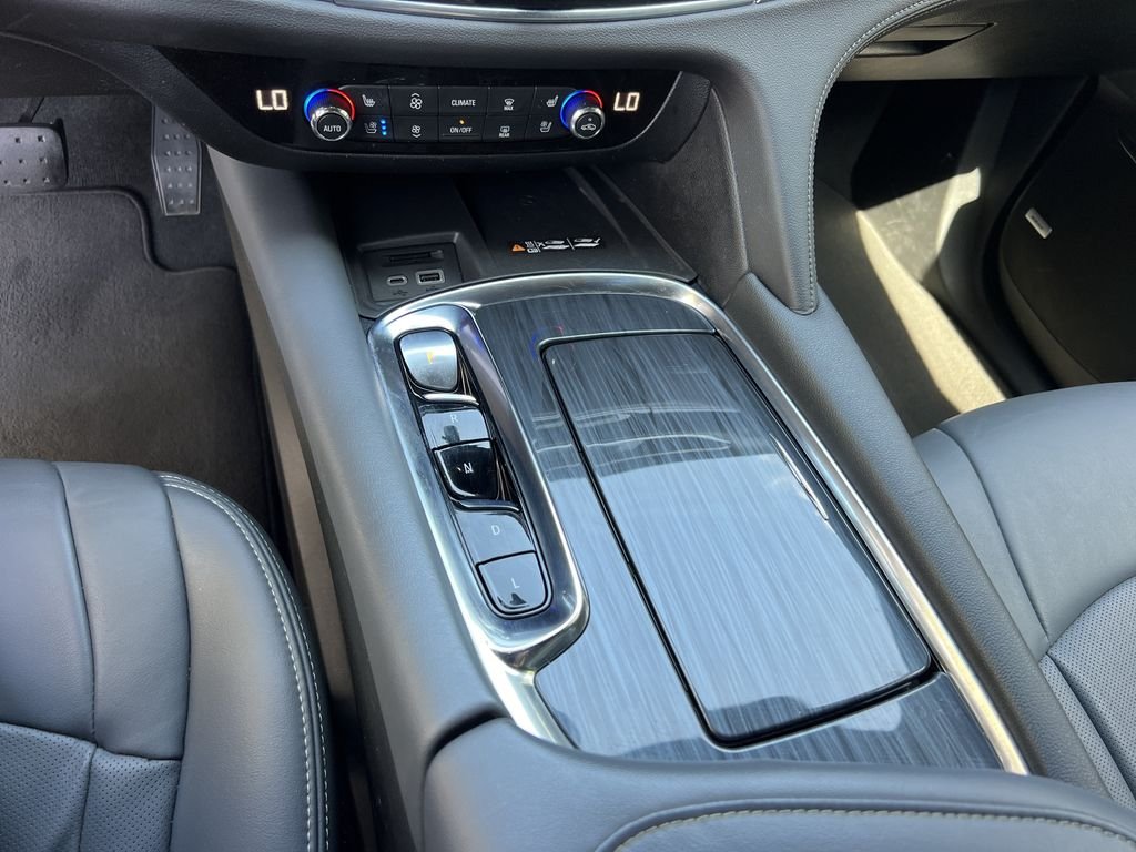 Used 2024 White Buick Premium Group image 29