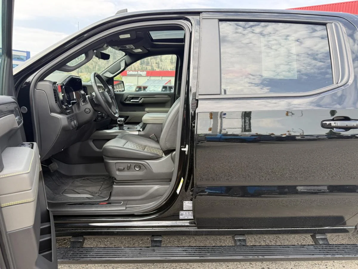 Used 2025 Black Chevrolet ZR2 image 12