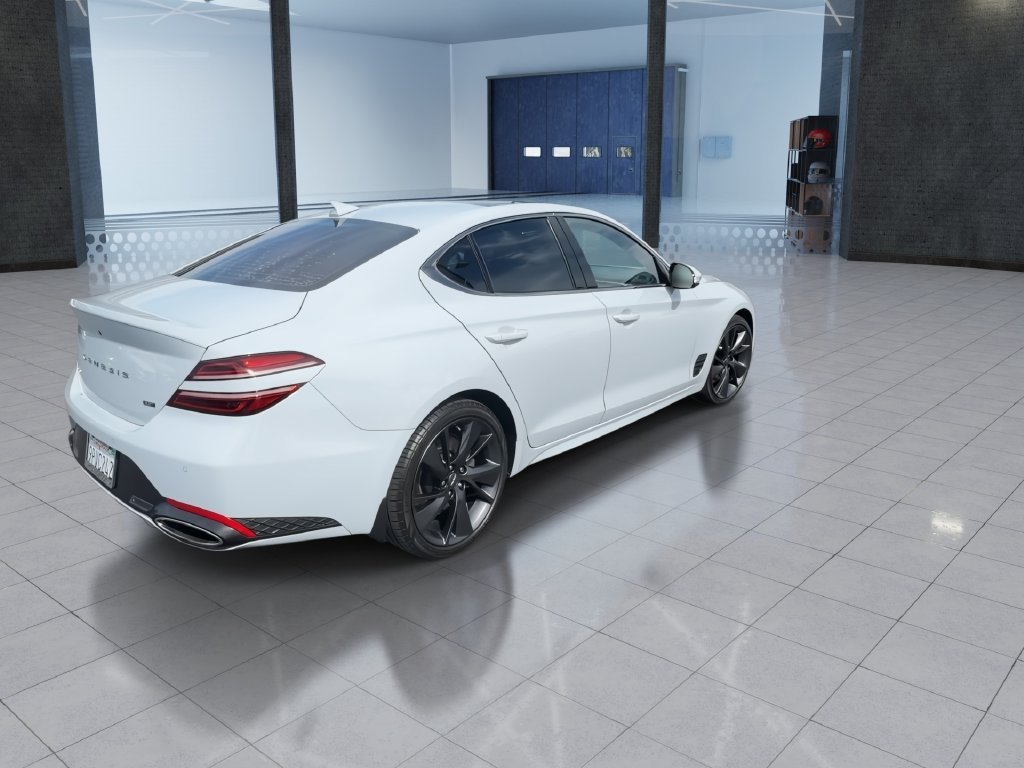 Used 2022 White Genesis 3.3T image 8