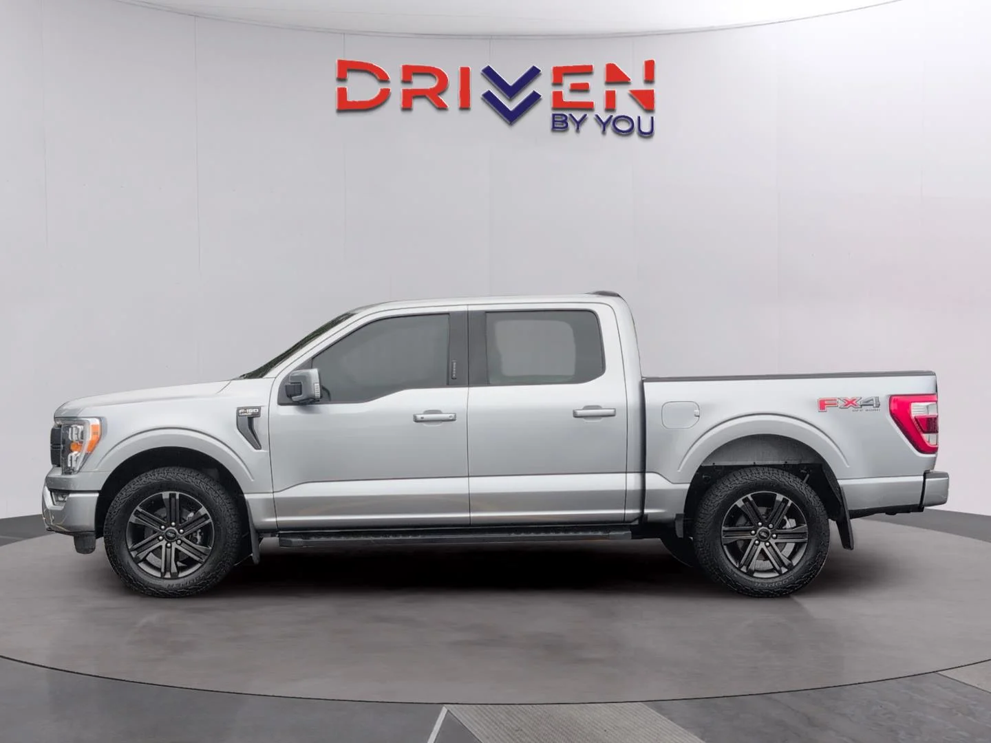 Used 2022 Iconic Silver Ford LARIAT image 2