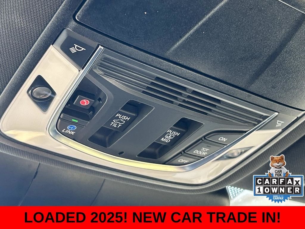 Used 2025  Acura Base image 33