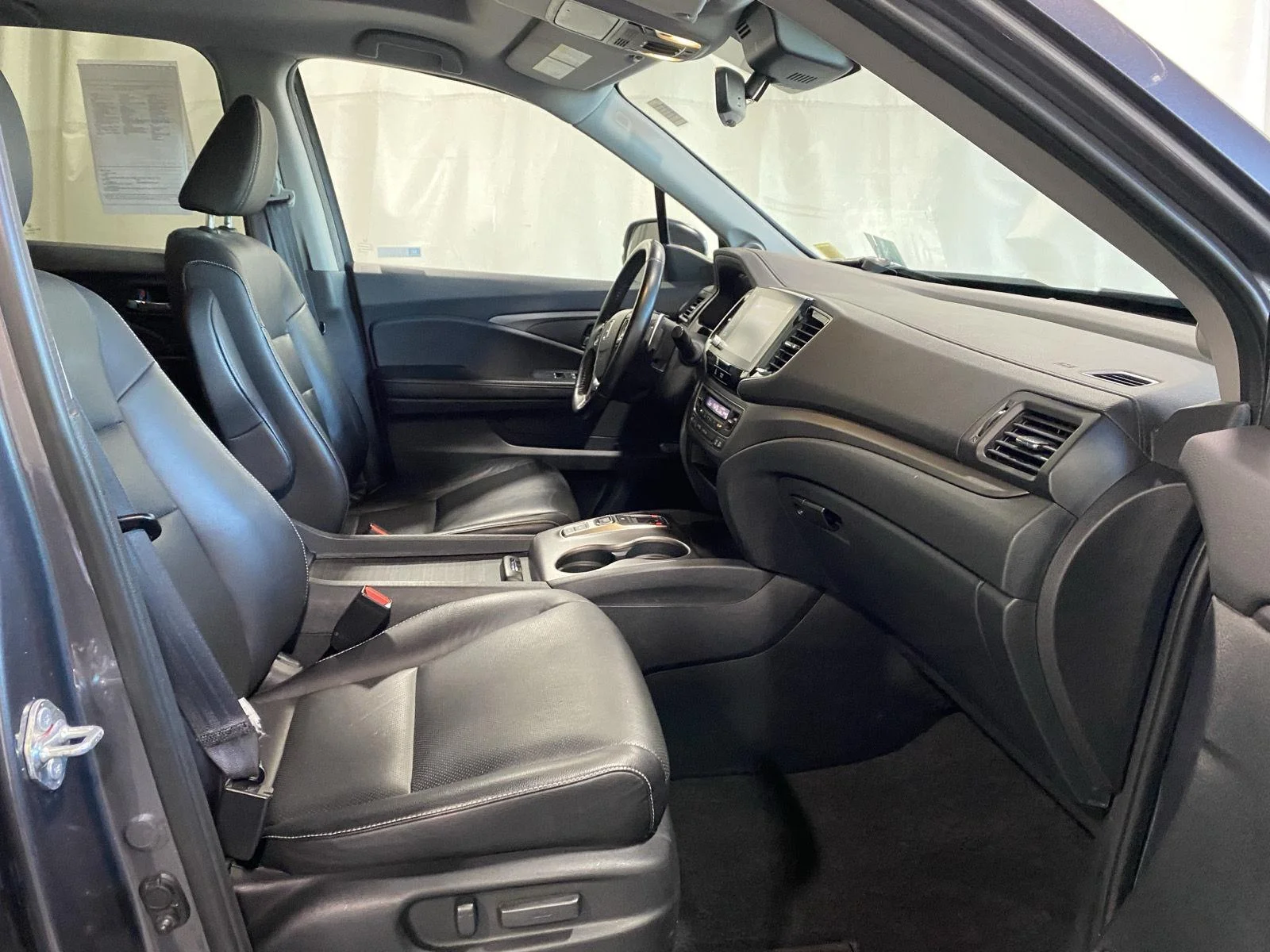 Used 2023 Modern Steel Metallic Honda RTL image 11