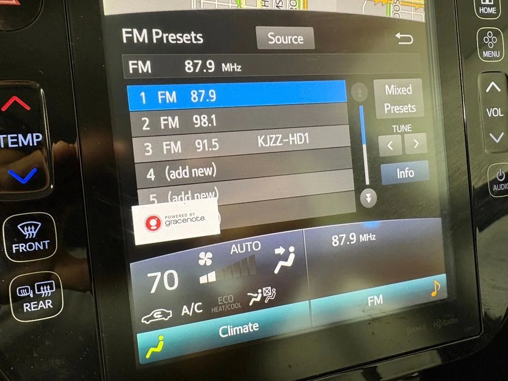 Used 2018 Gray Toyota Premium image 28