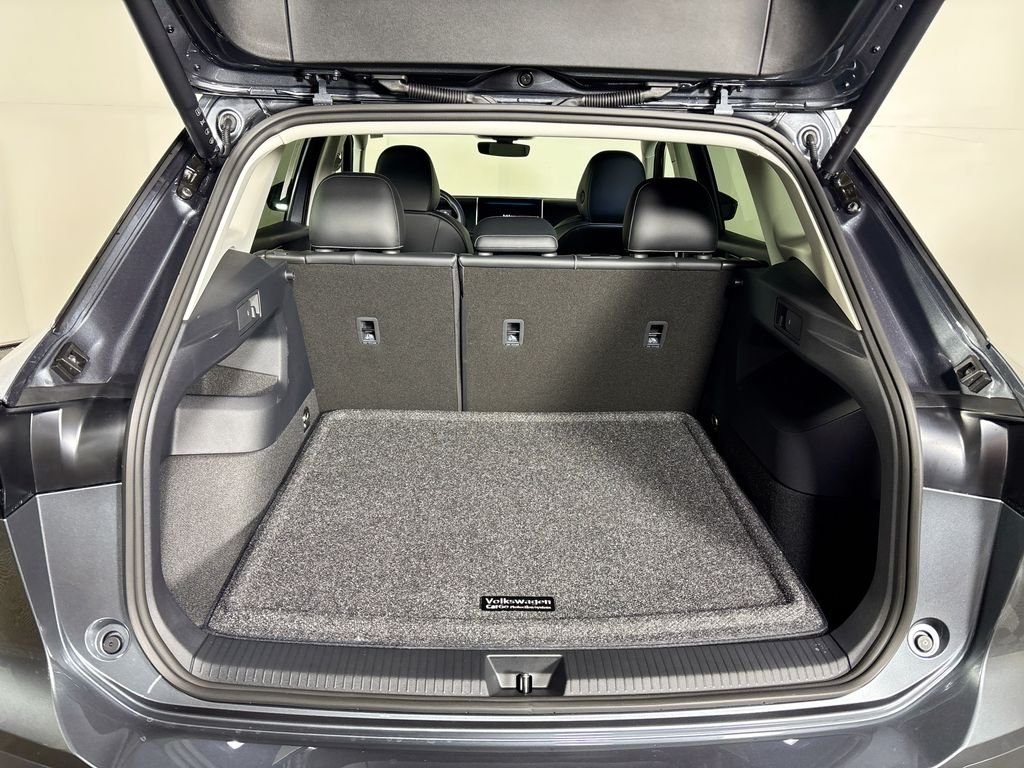 New 2026 Platinum Gray Metallic Volkswagen 2.0T SE image 21