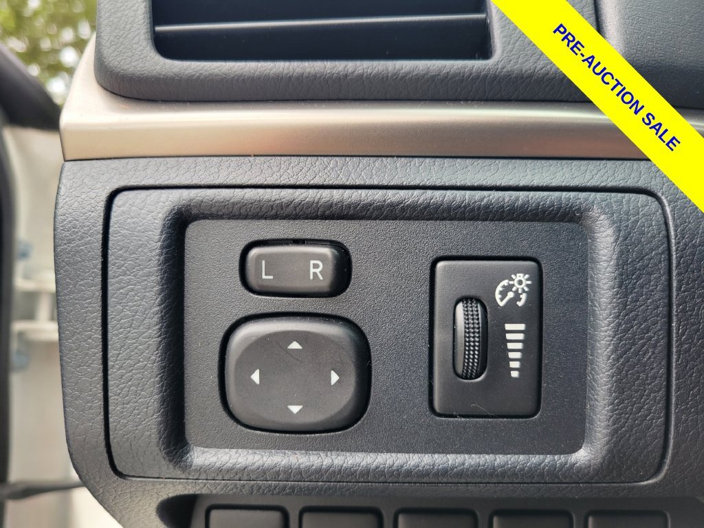 Used 2017 White Lexus 200h image 21