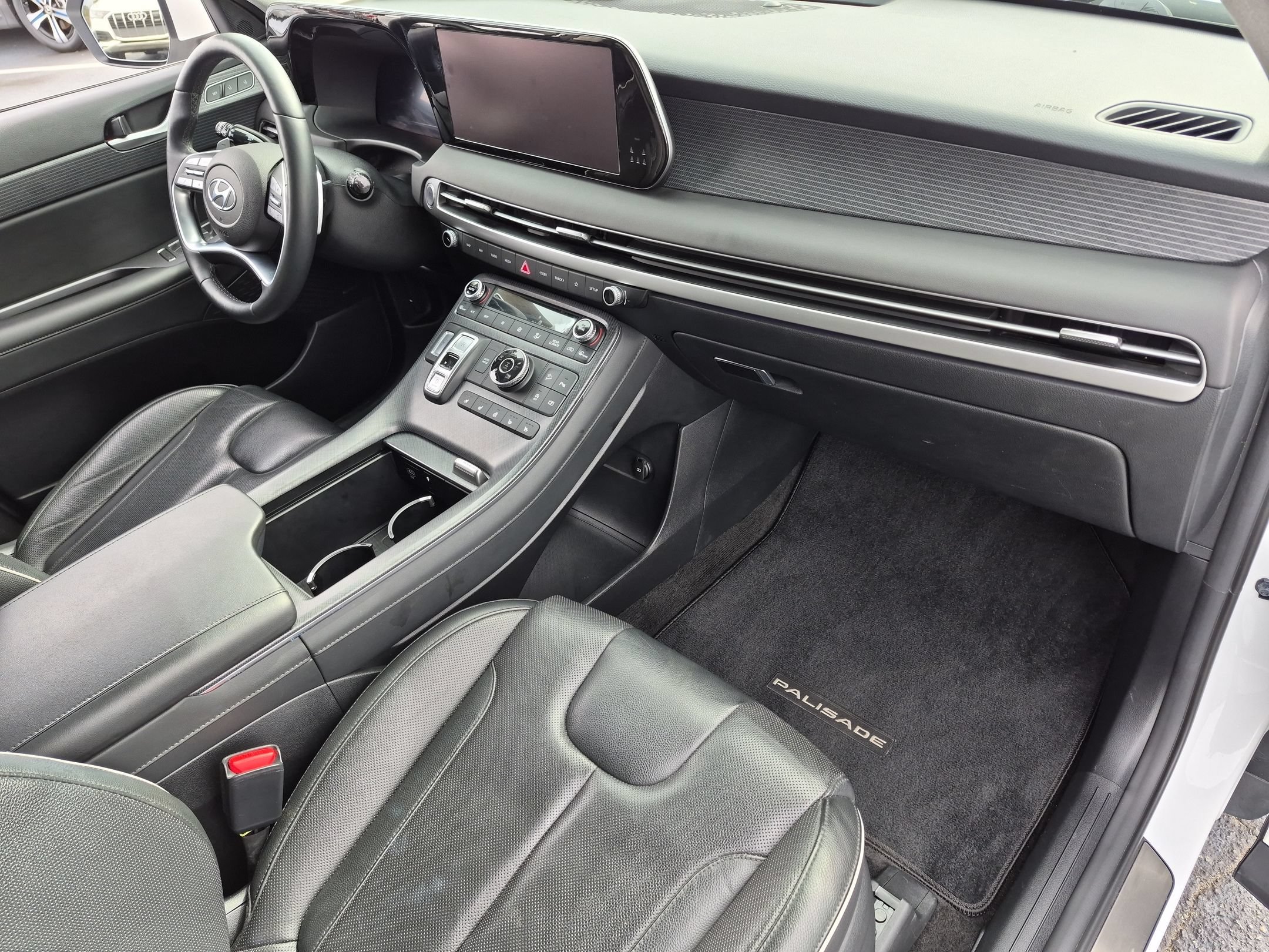 Used 2025 Hyper White Hyundai Limited image 38