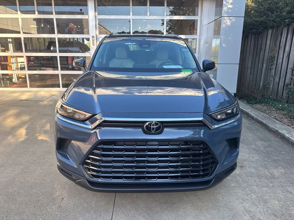 Used 2026 White Toyota XLE image 11