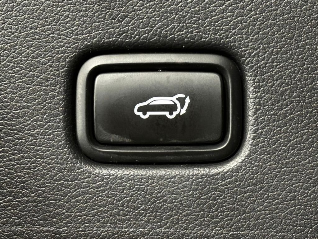 Used 2024 Black Hyundai SEL image 23