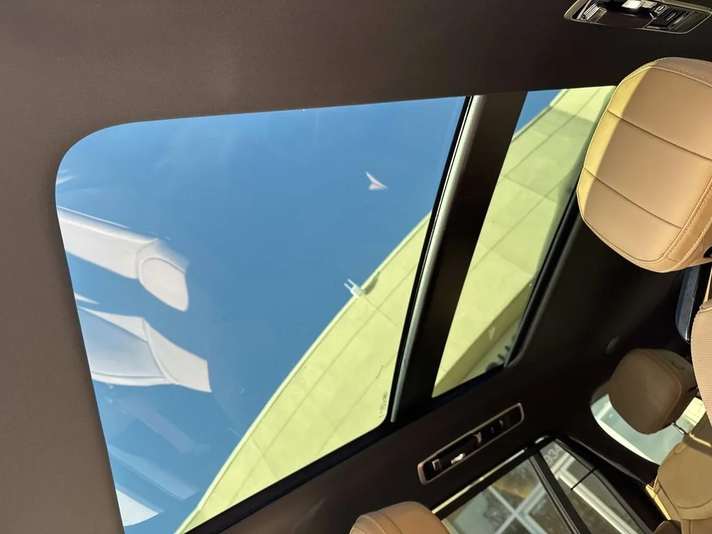 New 2026 Santorini Black Land Rover SE image 11
