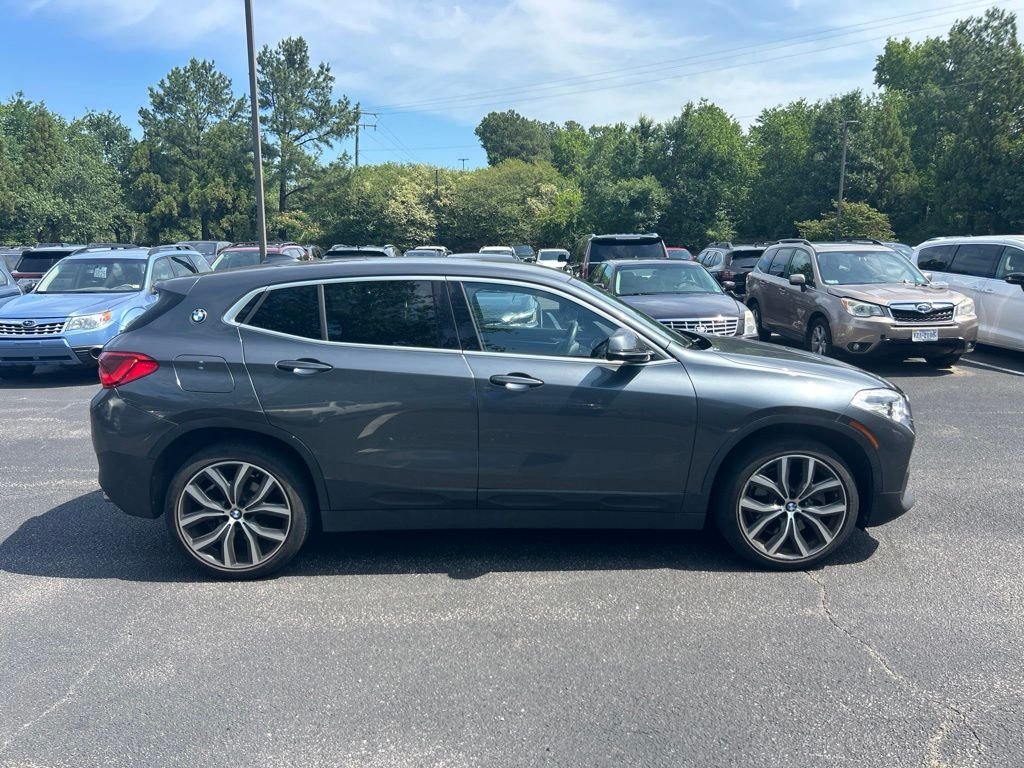 Used 2018 Gray BMW xDrive28i image 2