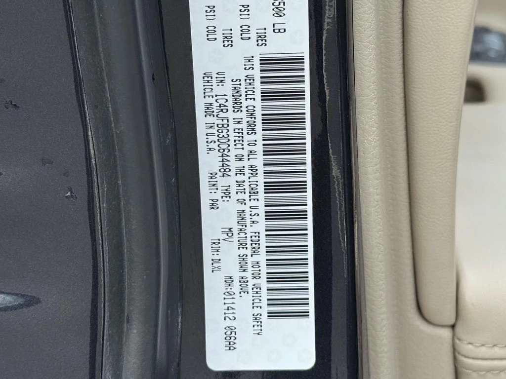 Used 2013 Gray Jeep Limited image 30