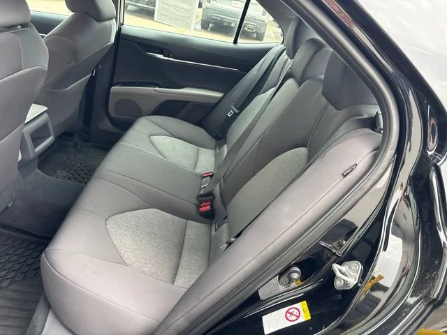 Used 2018 Midnight Black Metallic Toyota LE image 12