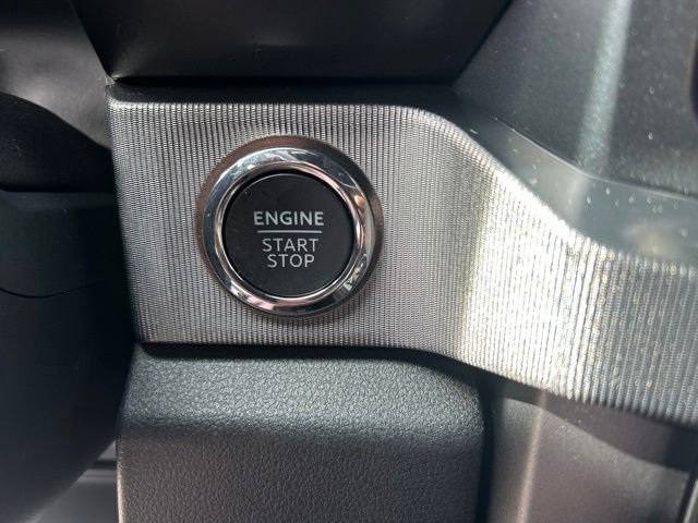 Used 2025 Black Ford Platinum image 30
