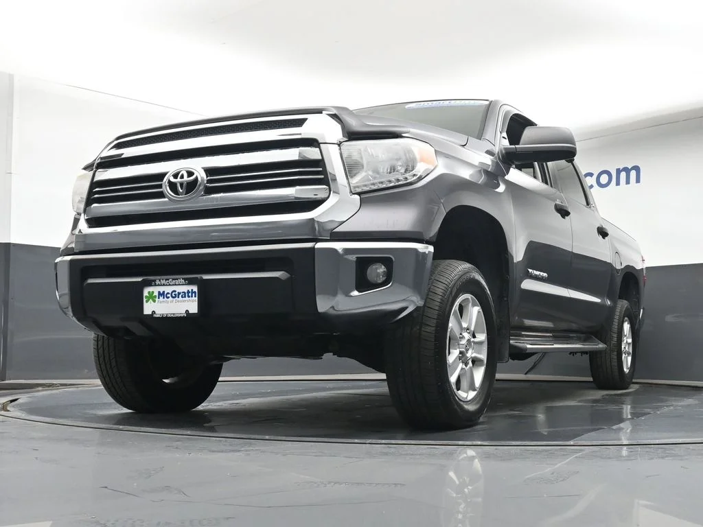 Used 2017 Gray Toyota SR5 image 7