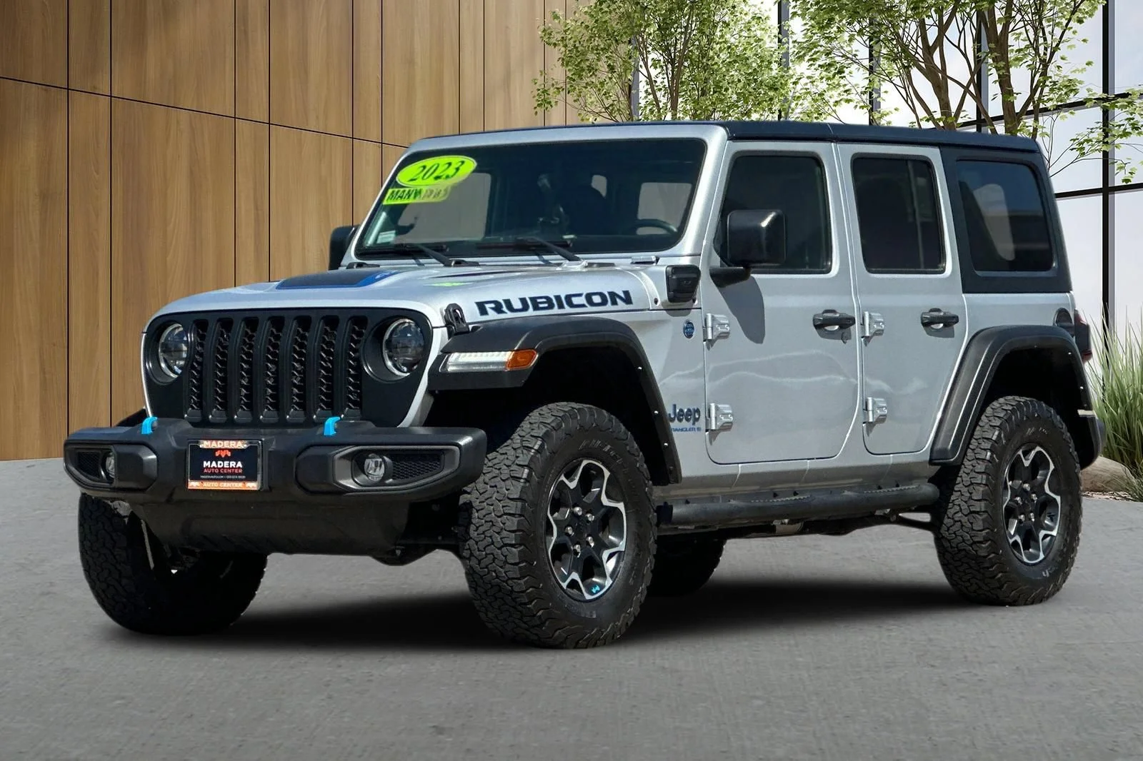 Used 2023 Silver Jeep Rubicon image 8