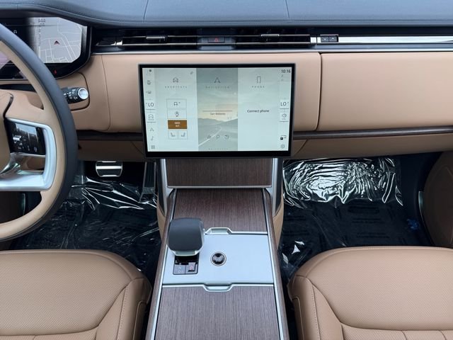 New 2026 Eiger Grey Land Rover SE image 15