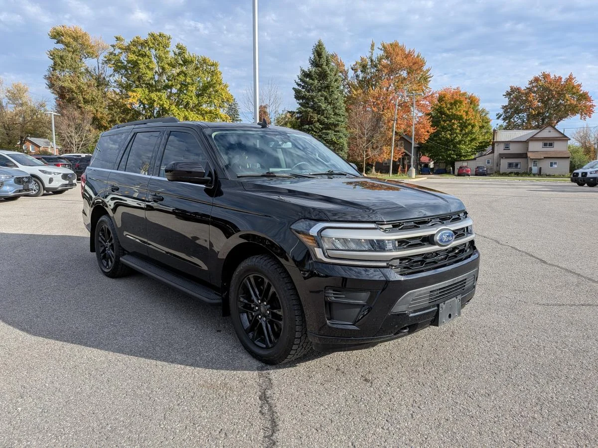 Used 2024 Black Ford XLT image 5