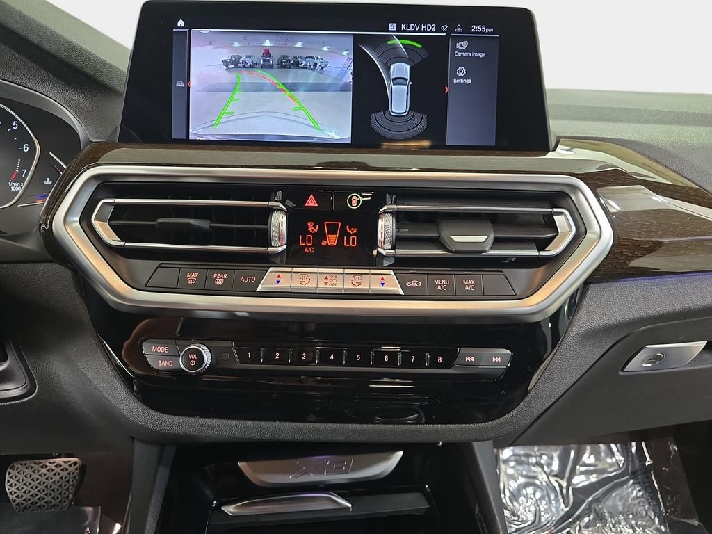 Used 2022 Black BMW xDrive30i image 23