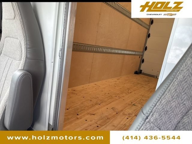 Used 2025 Summit White GMC Work Van image 11