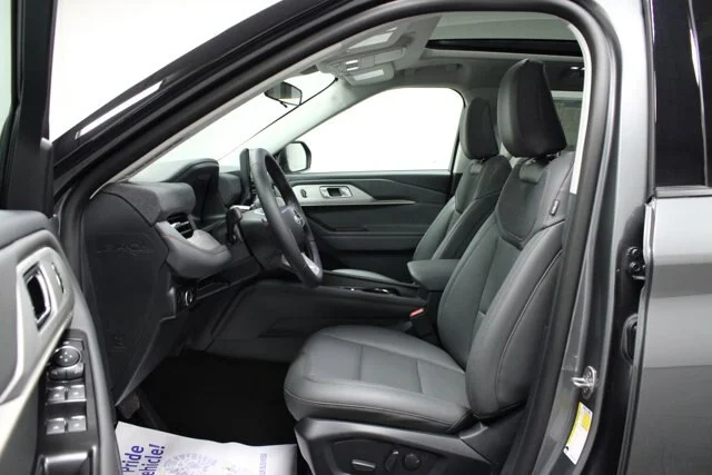 New 2026 Carbonized Gray Metallic Ford Active image 37
