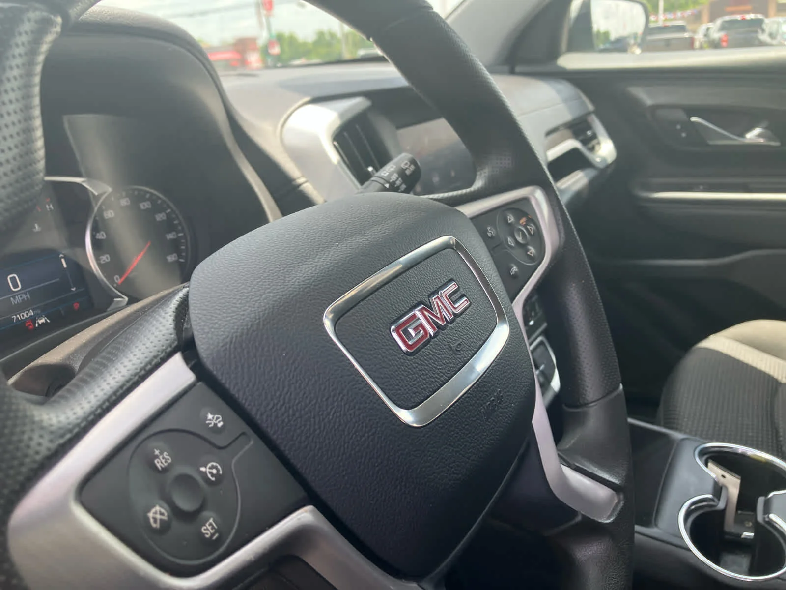 Used 2024 Sterling Metallic GMC SLE image 9