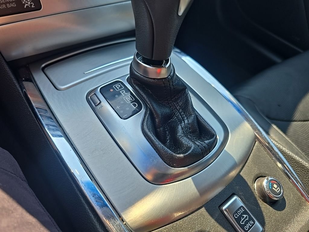 Used 2014 Gray INFINITI Base image 16