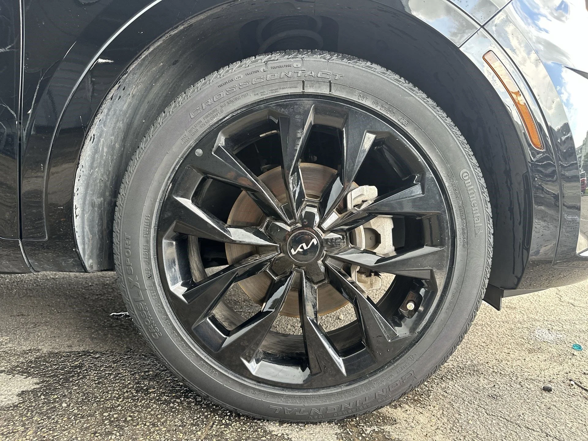 Certified Used 2023 Ebony Black Kia SX image 18