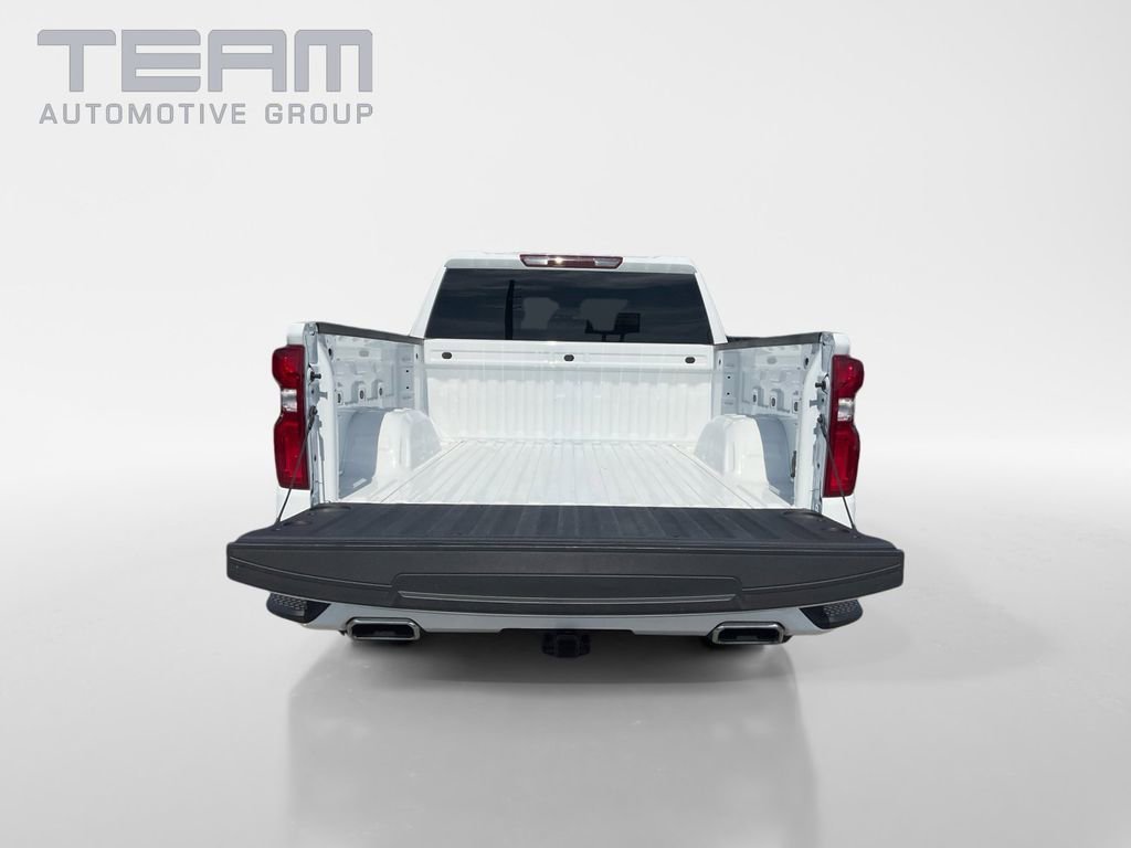 Used 2025 Summit White Chevrolet RST image 24