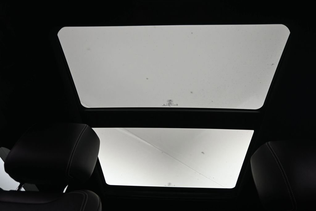 Used 2022 White Ford ST image 21