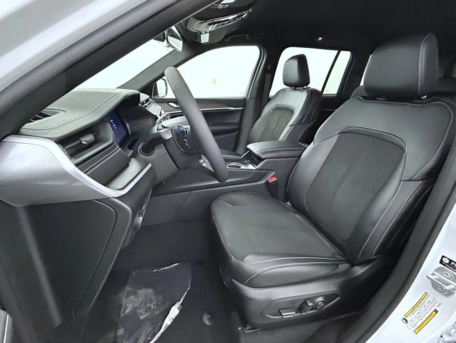 New 2026 White Jeep Altitude image 10