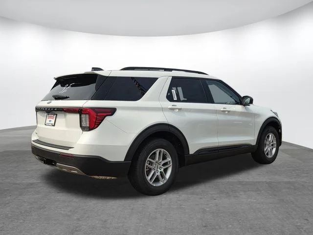 New 2026 Star White Metallic Tri-Coat Ford Active image 24