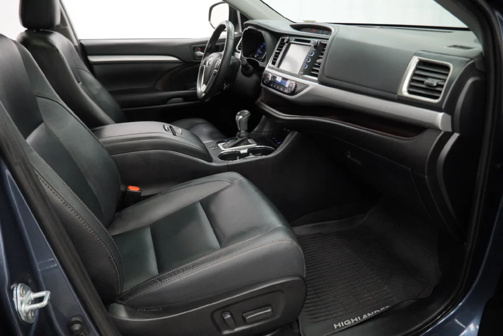 Used 2019 Blue Toyota XLE image 42