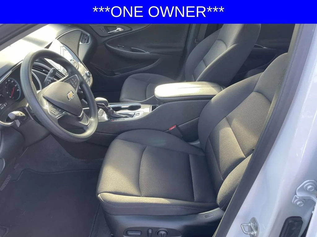 Used 2025 Summit White Chevrolet 1LT image 12