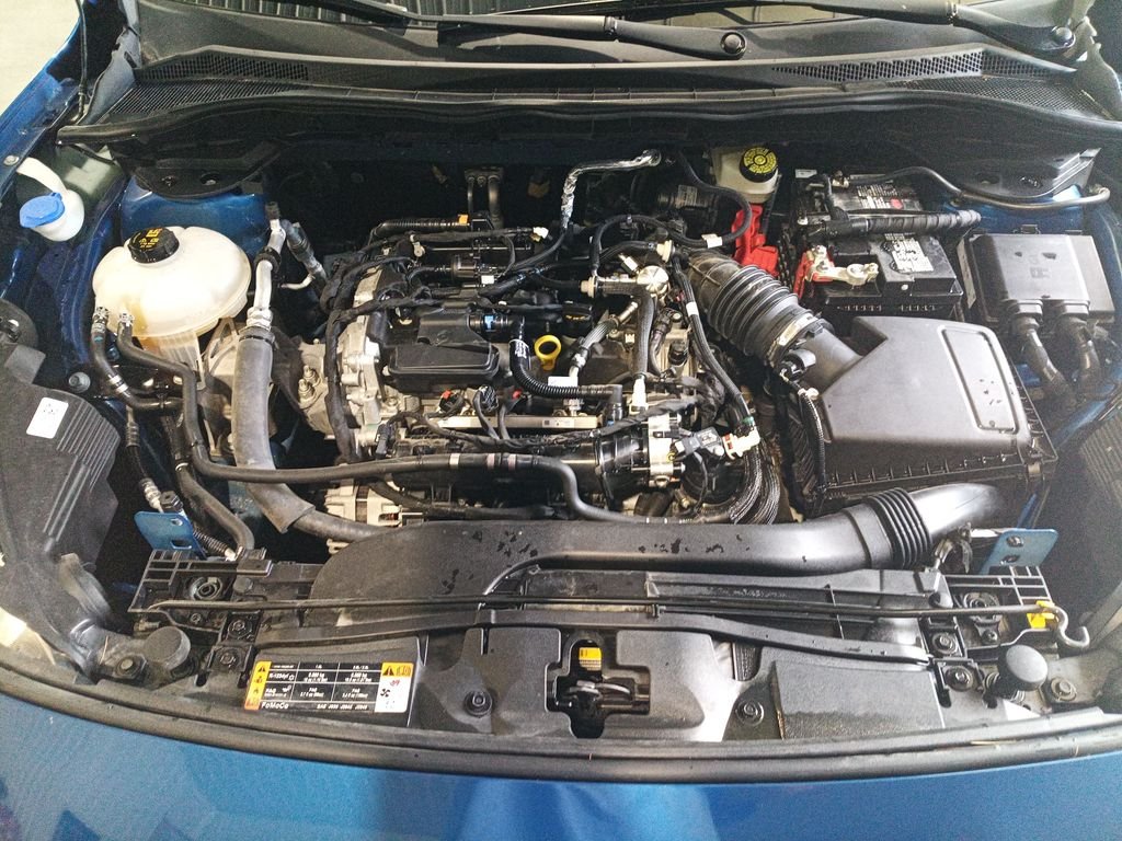 Used 2022 Blue Ford SE image 26